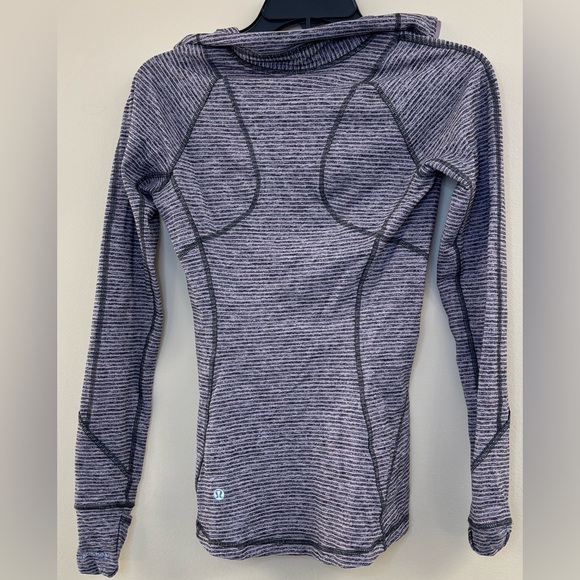 Lululemon Race Your Pace Long Sleeve 1/2 Zip, no label- maybe size 4 or 6 - Picture 2 of 3